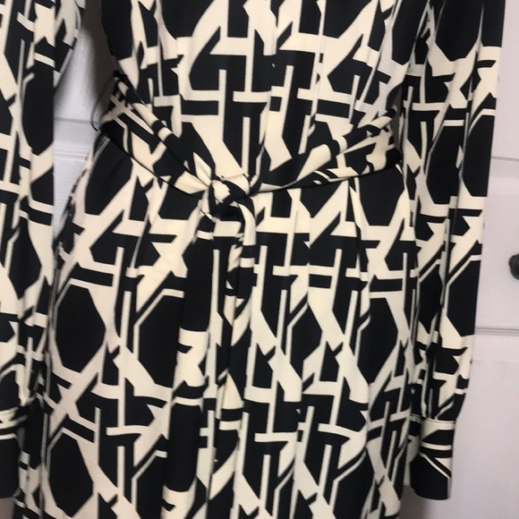 Geometric Sheath Dress with Belt - Picture 4 of 7